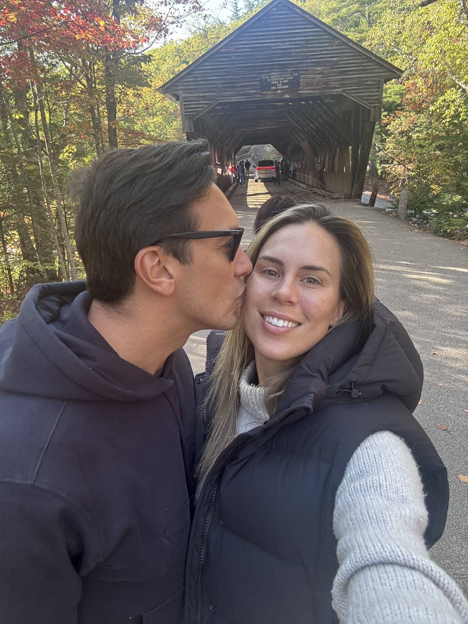 A kiss at the covered bridge